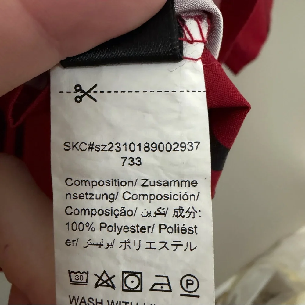 SHEIN Red and Black Geometric Blouse Womens Large Like New - Picture 7 of 7